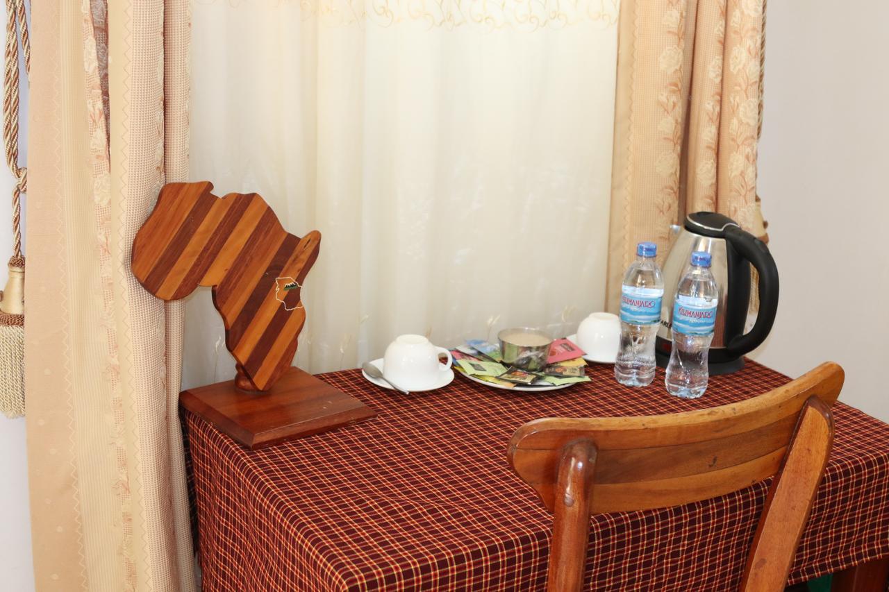 Neneu Hotel Moshi Zewnętrze zdjęcie