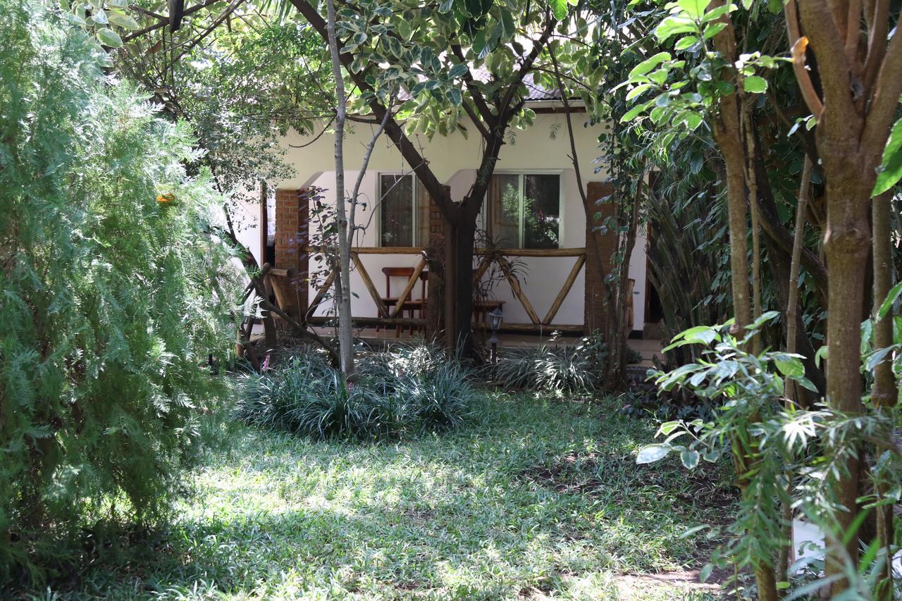 Neneu Hotel Moshi Zewnętrze zdjęcie