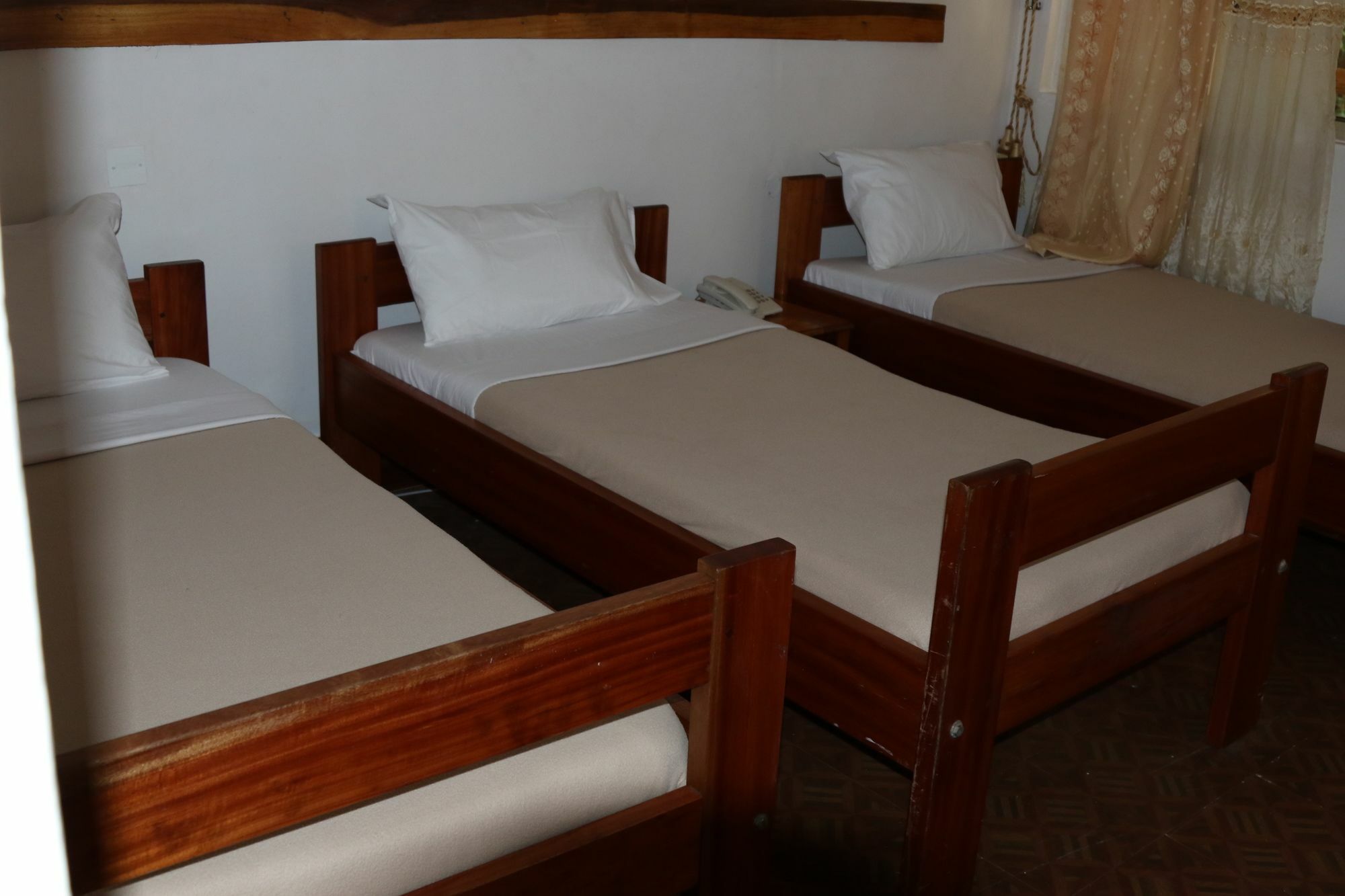 Neneu Hotel Moshi Zewnętrze zdjęcie